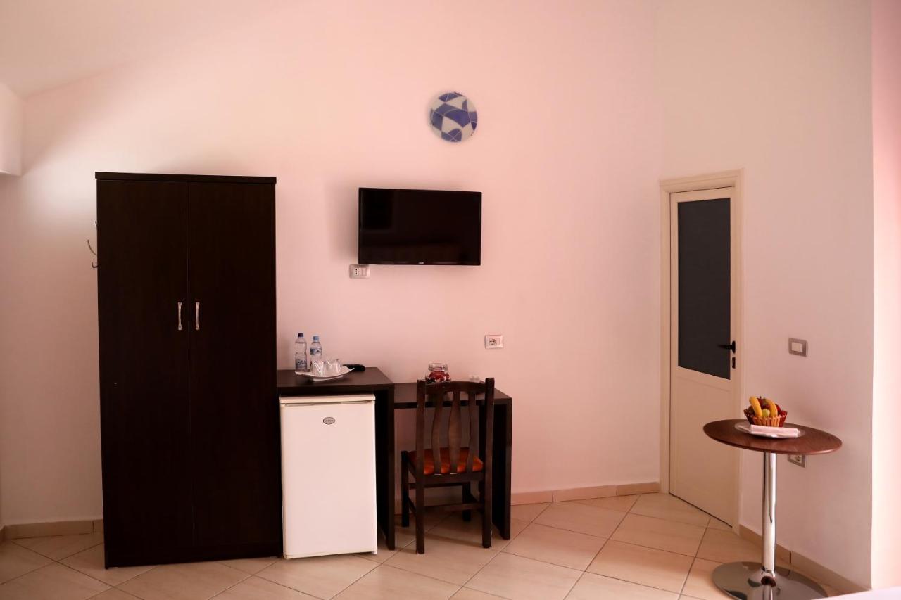 Dolce Italia Residence Radhimë エクステリア 写真