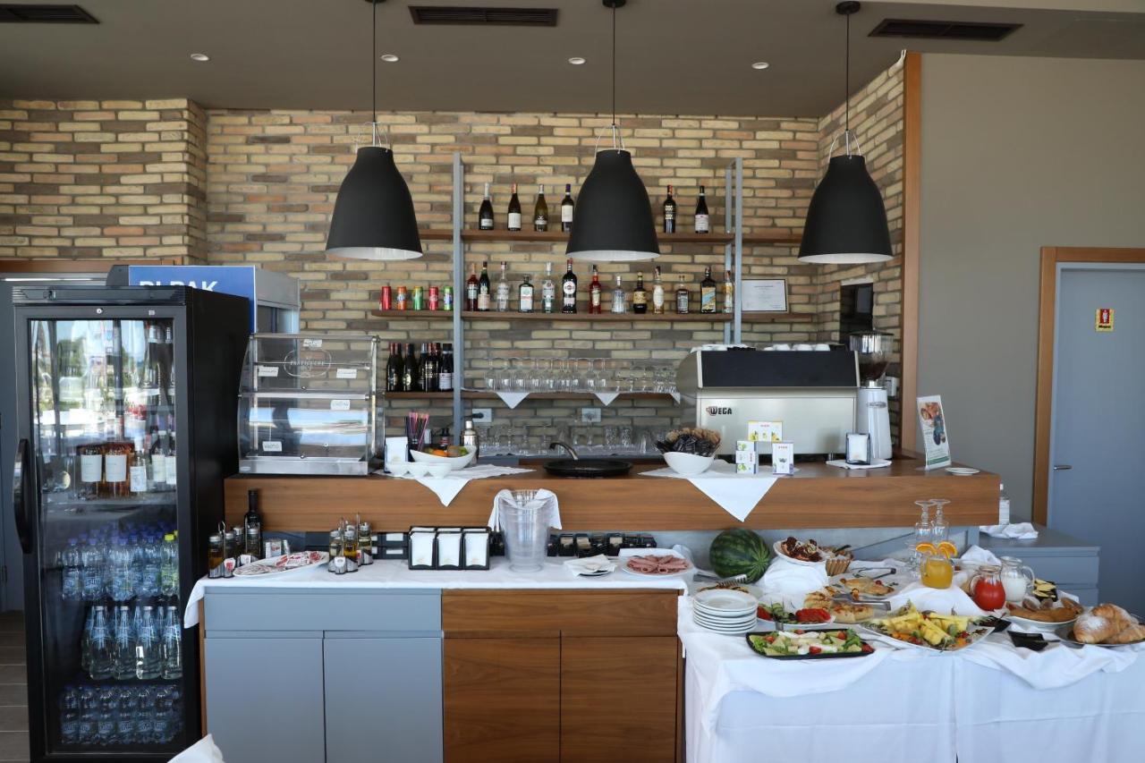 Dolce Italia Residence Radhimë エクステリア 写真