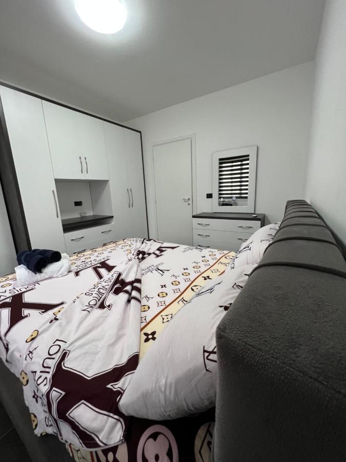 Dolce Italia Residence Radhimë エクステリア 写真